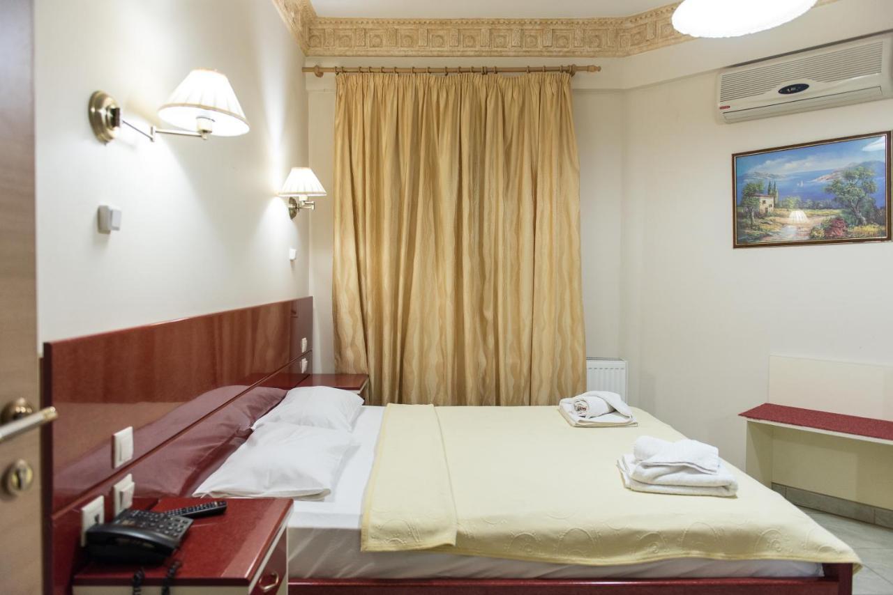 Hotel Aigli Farsala Exterior photo